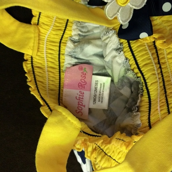 Sold 👶👗 - Picture 2 of 3